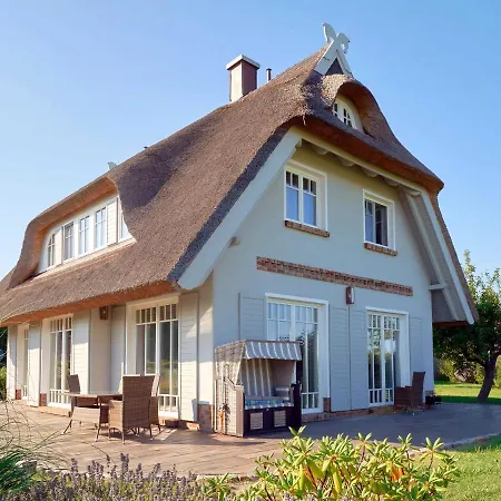 Reethus Reddevitz Mit Kamin, Sauna, Terrasse, Boddenblick Hébergement de vacances Alt Reddevitz