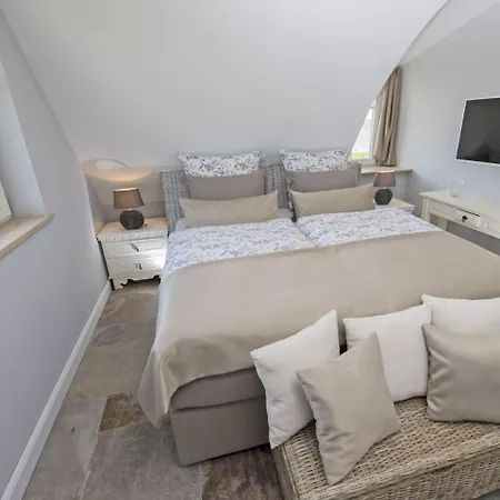 Reethus Reddevitz Mit Kamin, Sauna, Terrasse, Boddenblick Tatil Evi Alt Reddevitz