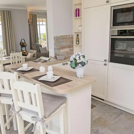 Reethus Reddevitz Mit Kamin, Sauna, Terrasse, Boddenblick Σπίτι διακοπών Alt Reddevitz