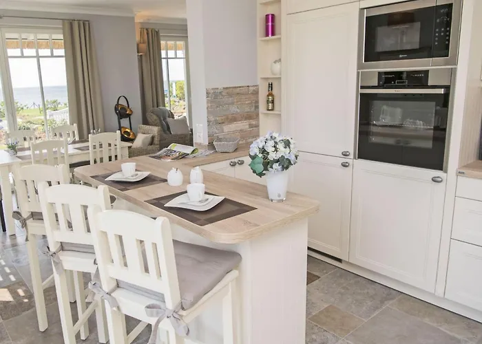 Reethus Reddevitz Mit Kamin, Sauna, Terrasse, Boddenblick بيت للعطل Alt Reddevitz