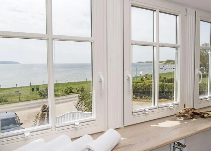 Reethus Reddevitz Mit Kamin, Sauna, Terrasse, Boddenblick بيت للعطل *